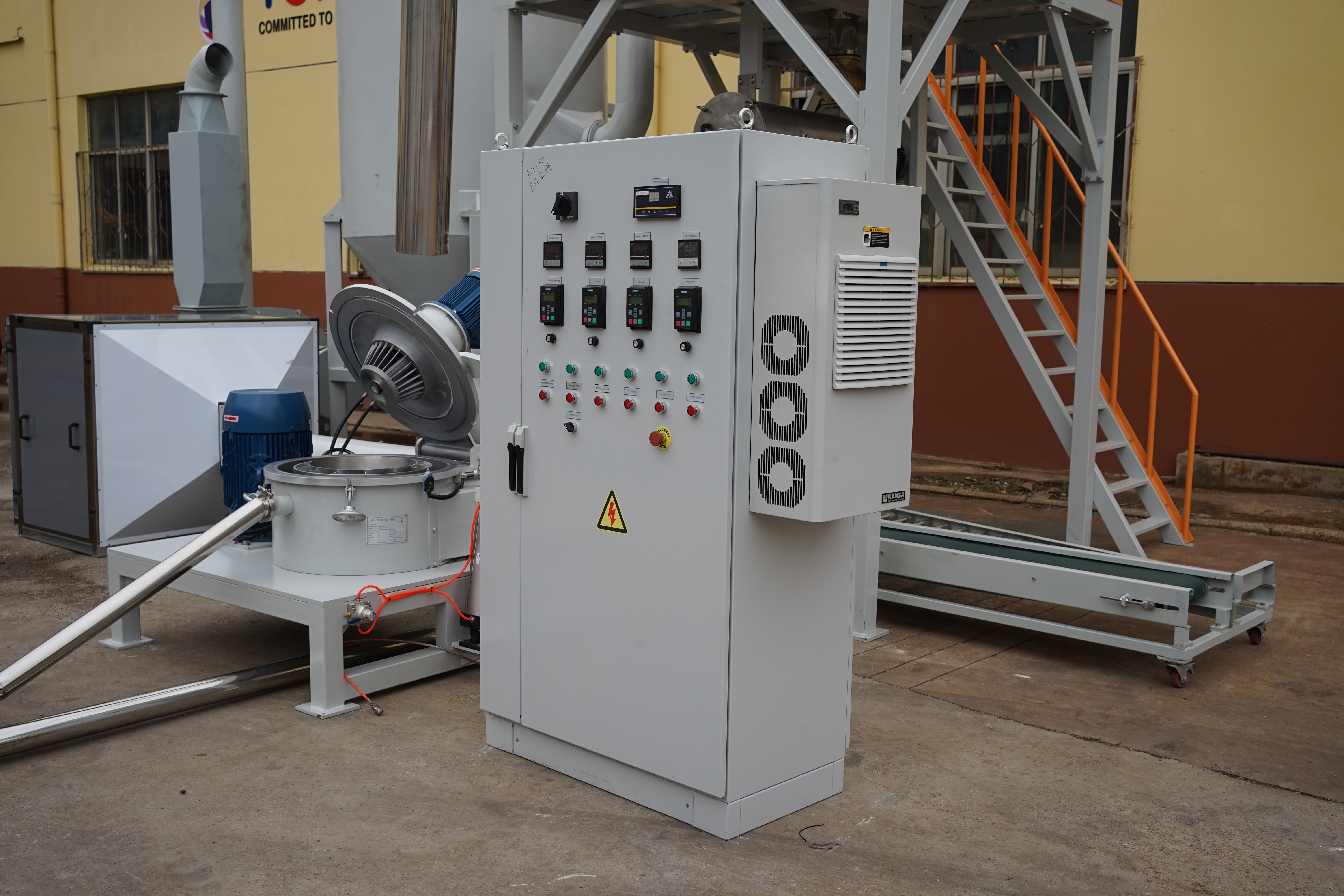 Automatisches 300 kg elektrostatisches Pulver ACM MILL